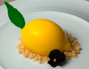 O limão (creme de limão, financier de limão e amêndoa)